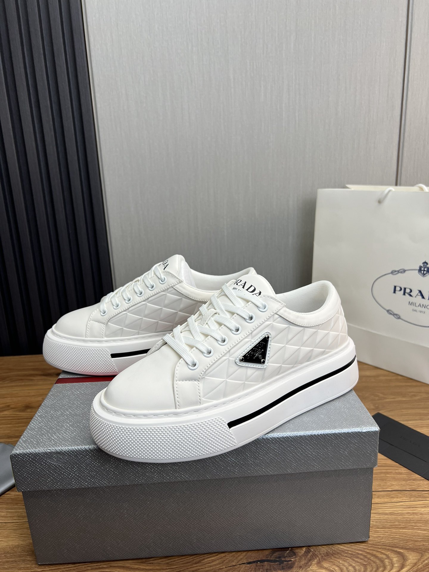 Women Men Top Quality P*rada shoes