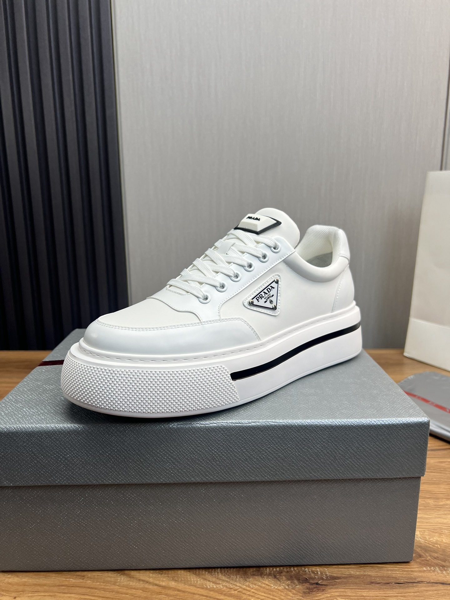 Women Men Top Quality P*rada shoes