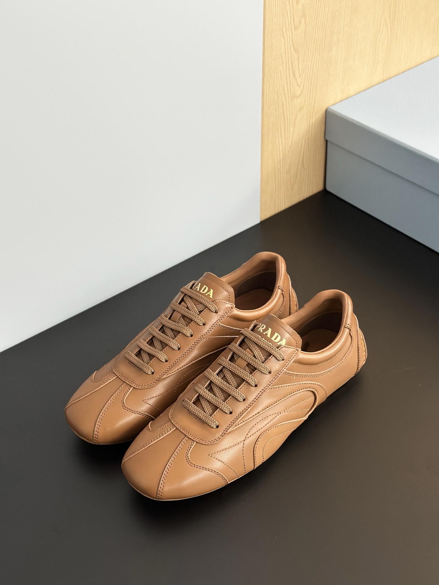 Women Men Top Quality P*rada shoes