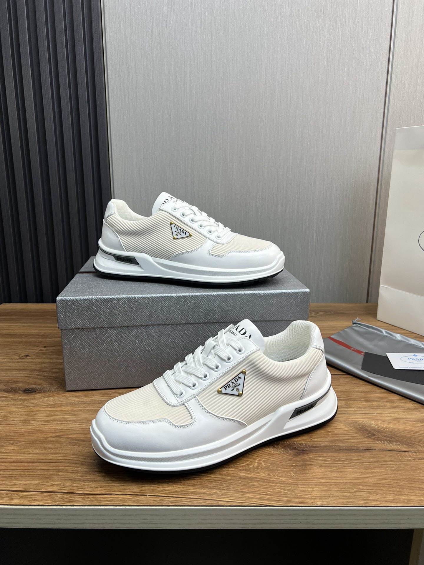 Women Men Top Quality P*rada shoes