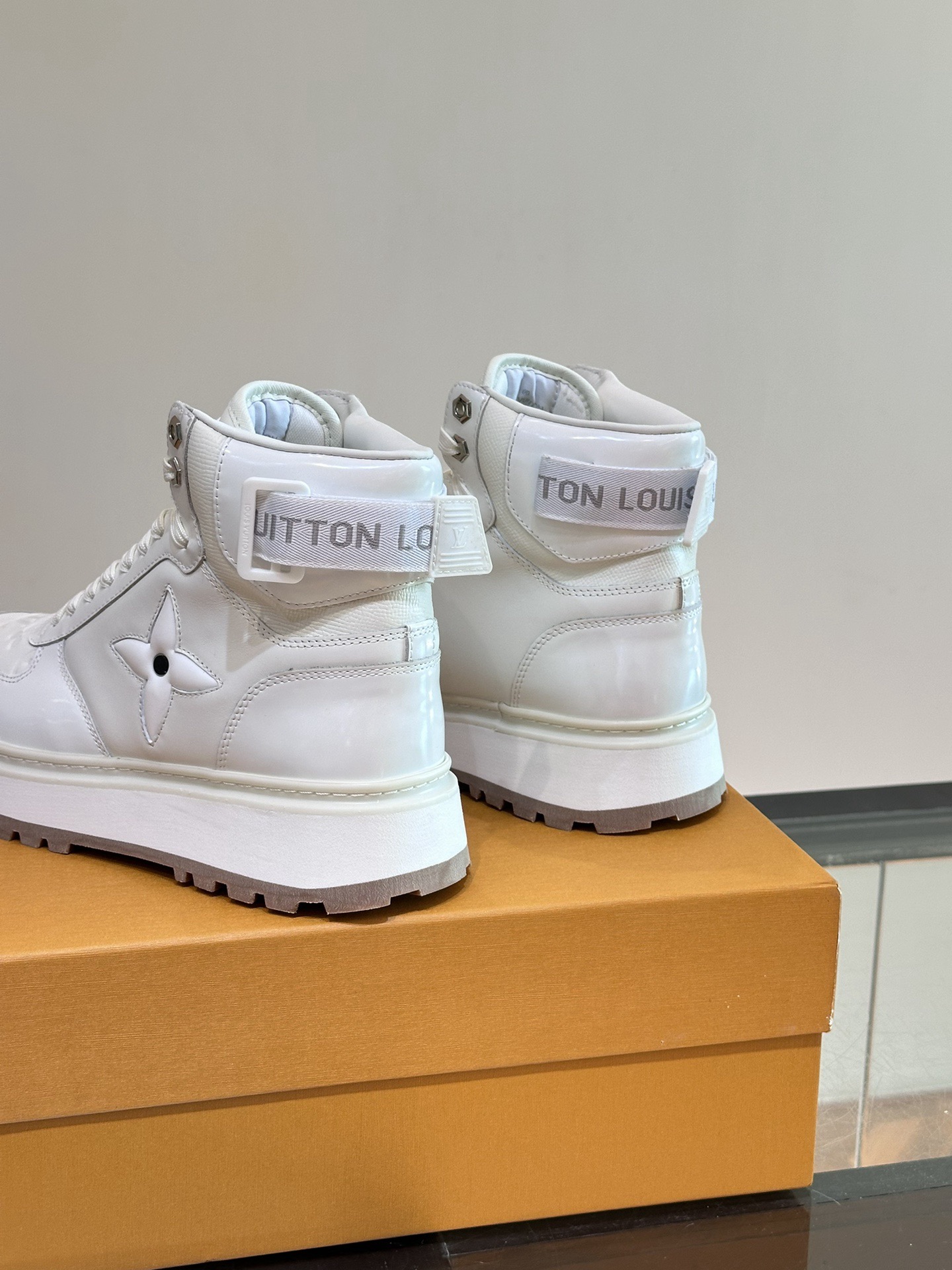 Men L*ouis V*uitton Top Sneaker L*V Shoes